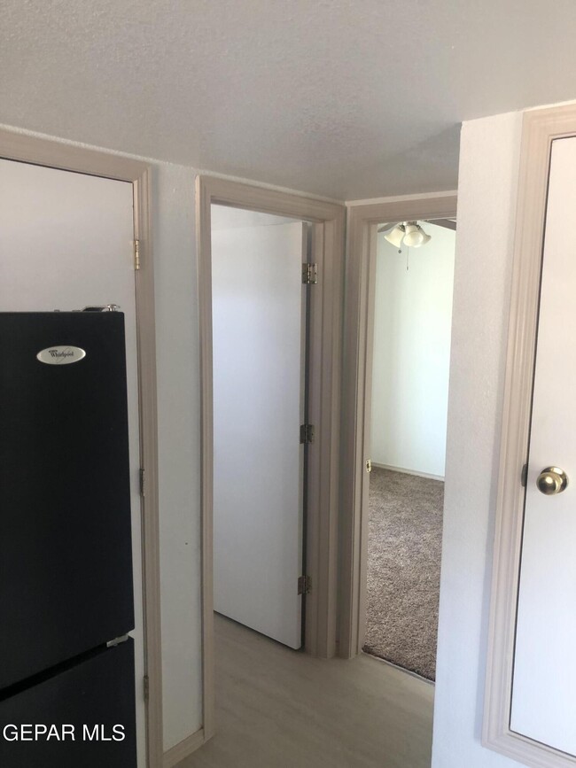 Building Photo - 409 Valle Fertil Dr