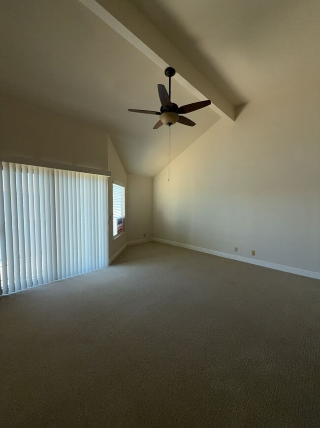 Building Photo - Lakefront Condo
