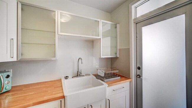 Building Photo - 1150 Euclid Ave