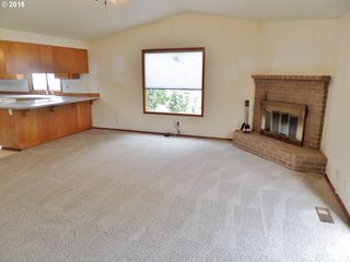 Building Photo - Terrific SE Hillsboro Home