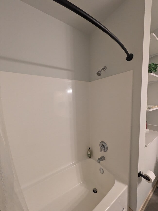 Building Photo - 6408 Bridge Rd