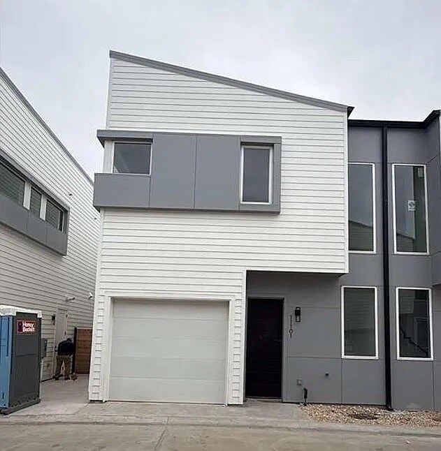 Building Photo - 2000 Riverside Farms Rd