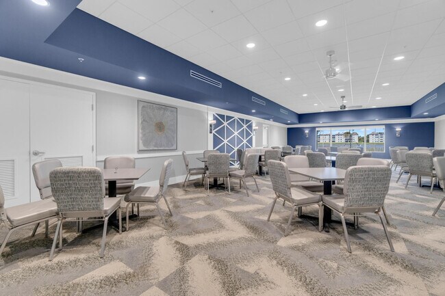 Building Photo - 6241 Pointe Regal Cir