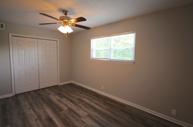 Building Photo - 2 bed townhouse style in Fort Oglethorpe! ...