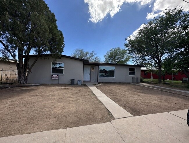 Building Photo - 23 W Eyman St