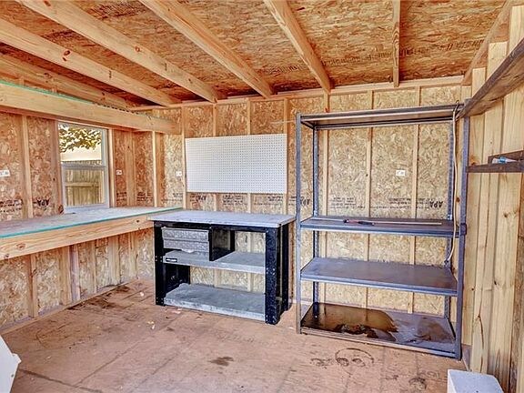 Building Photo - 140 Amber Ln