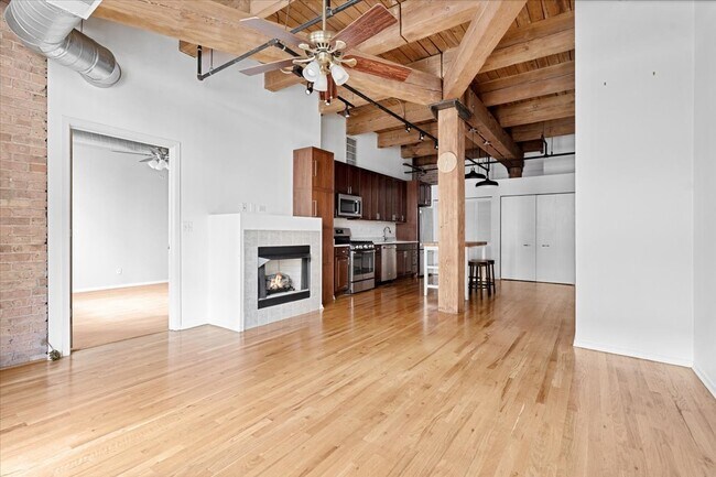 Building Photo - 625 W Jackson Blvd