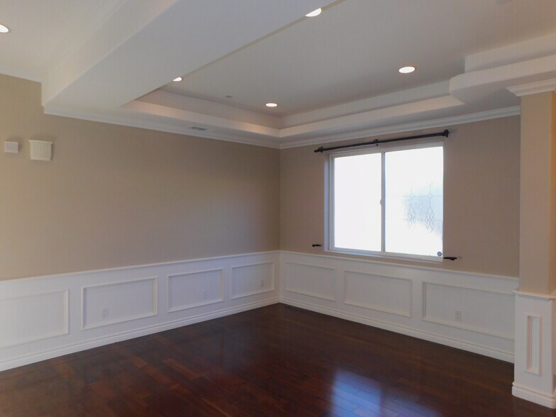 Building Photo - 406 N Fairview St