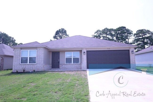 Primary Photo - 715 Thicket Ln