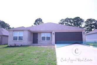 Building Photo - 715 Thicket Ln