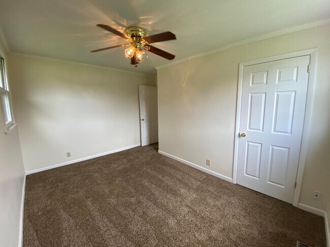Building Photo - Pet Friendly Home For Rent Near Post!