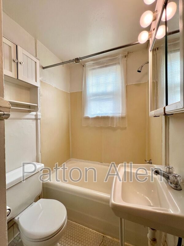 Building Photo - 83 Edgemont Rd