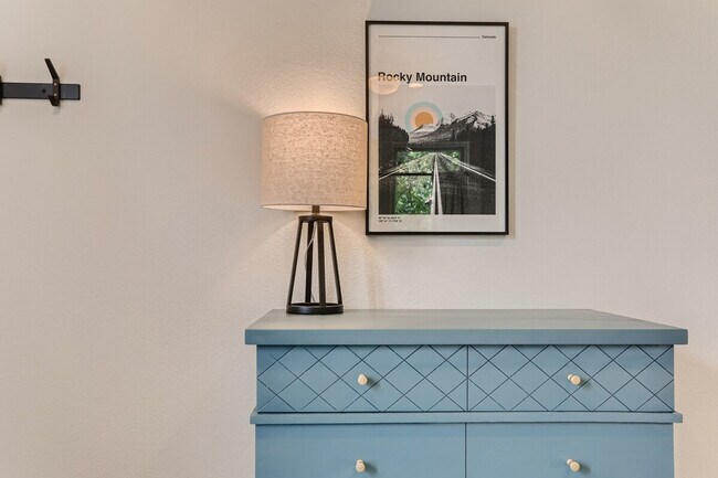 Building Photo - 2805 E 16th Ave