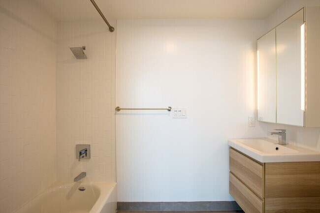 Building Photo - 601 Tennessee St