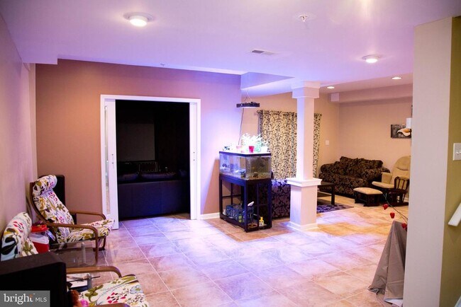 Building Photo - 211 Silverbell Ct