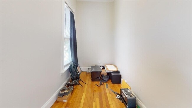 Building Photo - 111 Magoun Ave