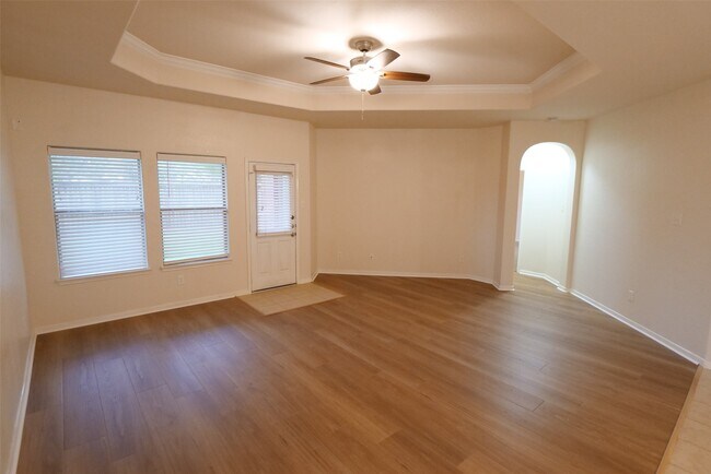 Building Photo - 803 Harbor Lakes Ln