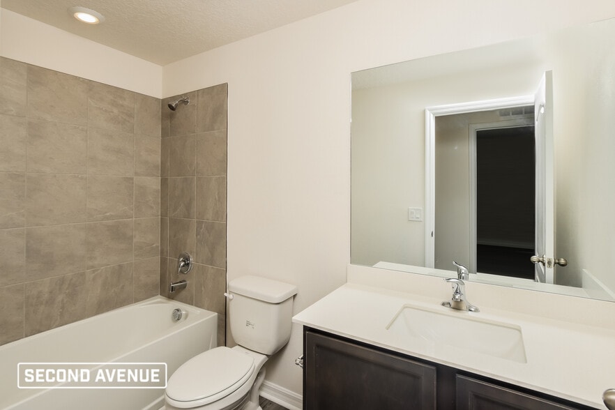 Building Photo - 921 Culpepper Ave SE