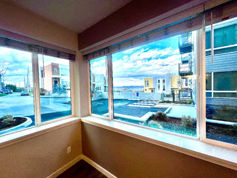 Building Photo - 2330 Yakima Ct