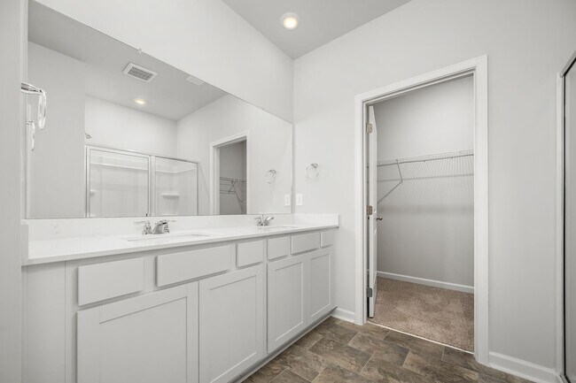 Building Photo - 1510 Mountain View Dr