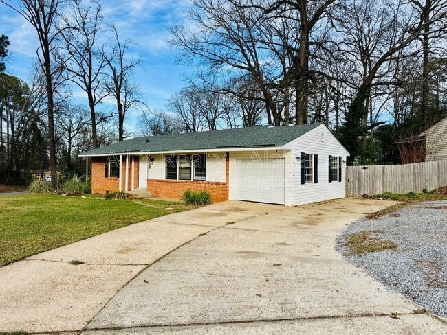 Building Photo - 3405 Vermont Dr