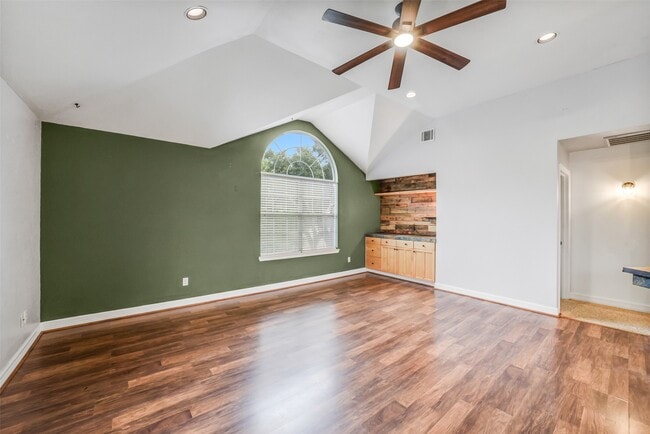 Building Photo - 16302 Crossfield Dr