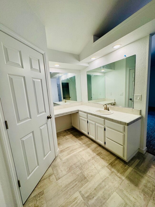 Building Photo - 6489 Ponderosa Way