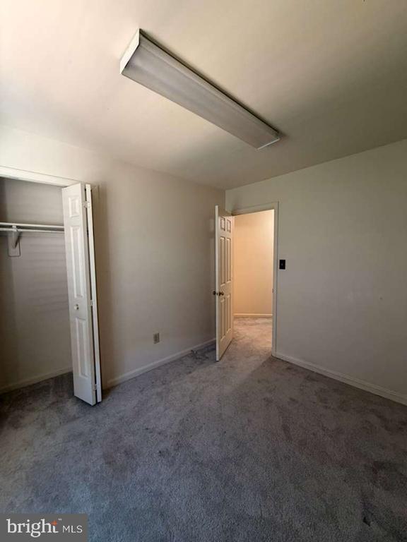 Building Photo - 5976 Norham Dr
