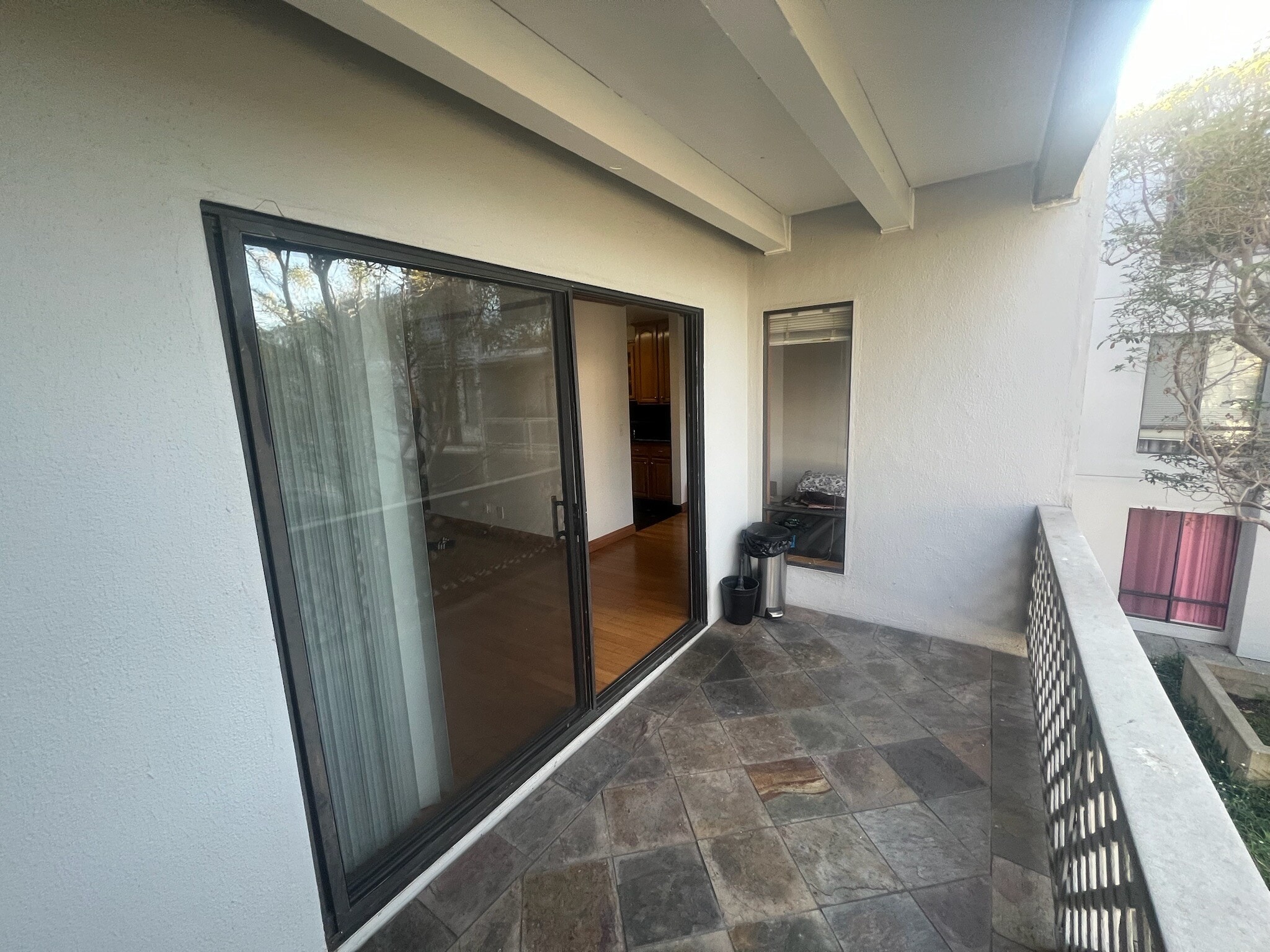 Building Photo - 2 Commodore Dr