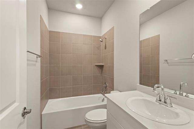 Building Photo - 617 McKenna Dr