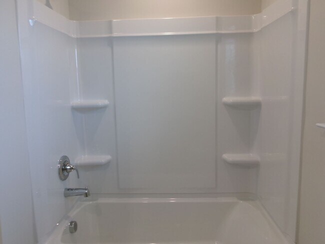 Building Photo - New 5 bedroom, 3 bath home in Clear Pond with pond view