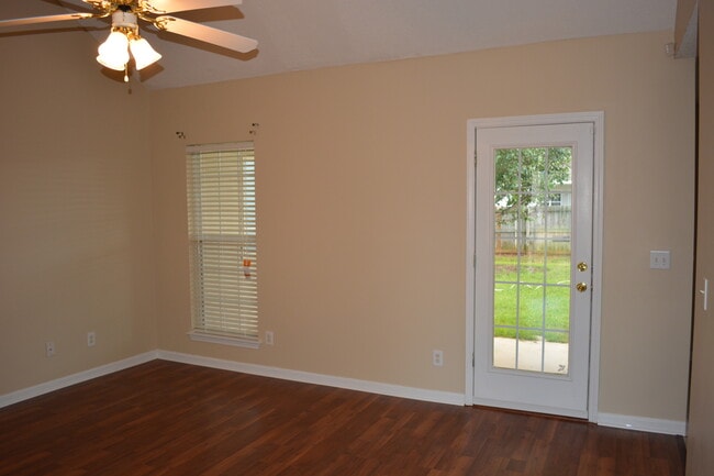 Building Photo - 204 Tyson Glen Dr