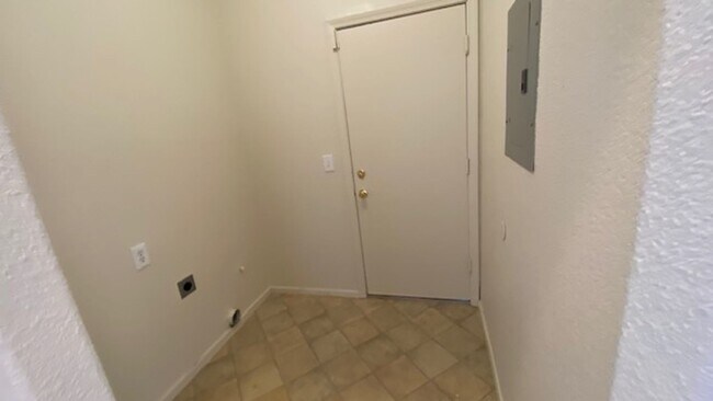 Building Photo - Rio Vista Single Story Home Available for Rent