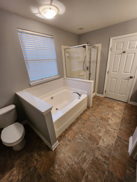 Building Photo - 4013 Holly Villa Cir