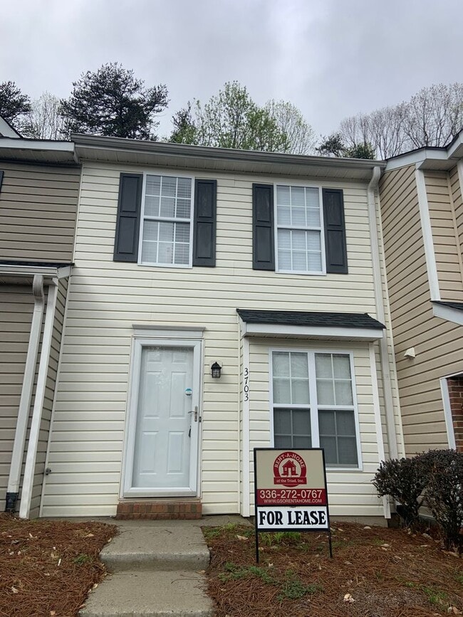 Building Photo - 2 bedroom townhome in Chelsea Commons