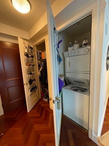 Building Photo - 2 Avery St