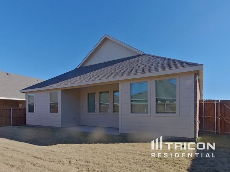 Building Photo - 509 Macdonald Wy