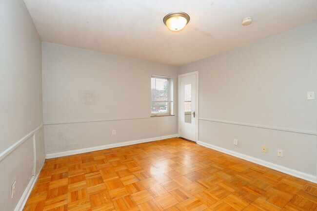 Building Photo - 2802 Digby Ave