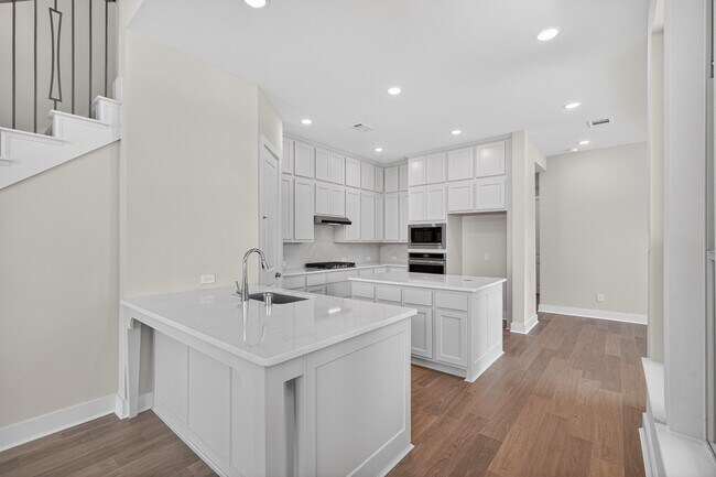 Building Photo - 304 Fields Ln