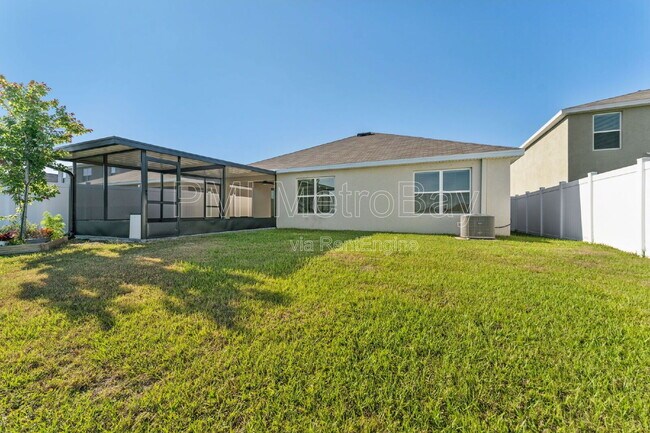 Building Photo - 816 Will Scarlett Ave