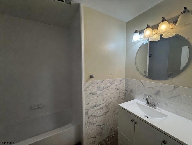 Building Photo - 352-354 Hampshire Drive Unit