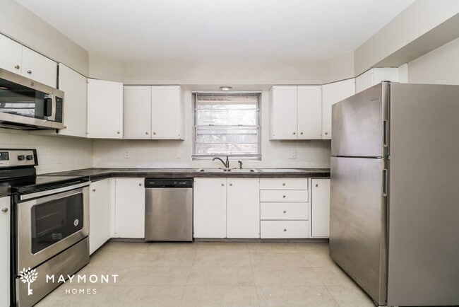 Building Photo - Comfortable Living in Florissant