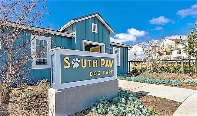 Building Photo - 2 Adelfa St