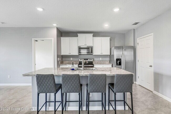 Building Photo - 201 Bubbling Ln