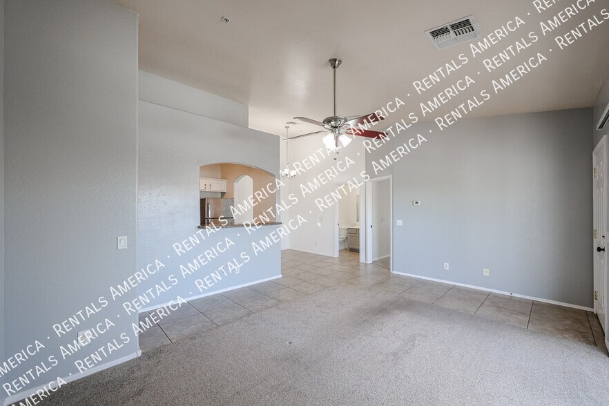 Building Photo - 2950 W Louise Dr