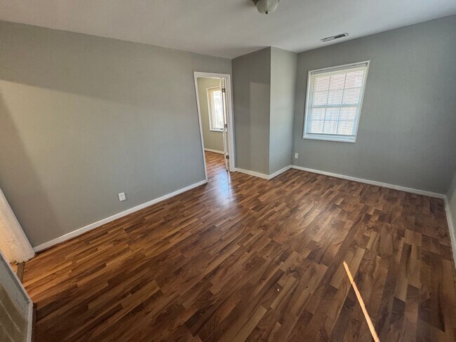 Building Photo - Birmingham/ Midfield