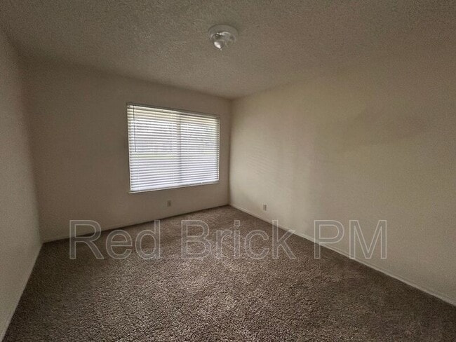 Building Photo - 527 Sonora Ave