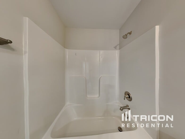Building Photo - 25 Fish Whistle Ct