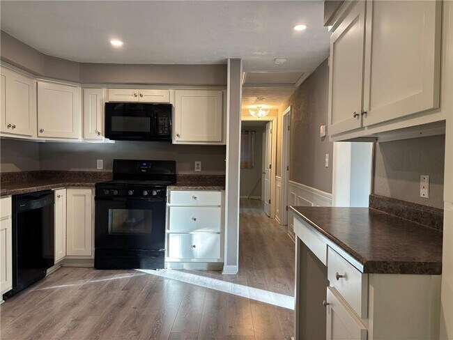 Building Photo - 209 Evans Cook Ct