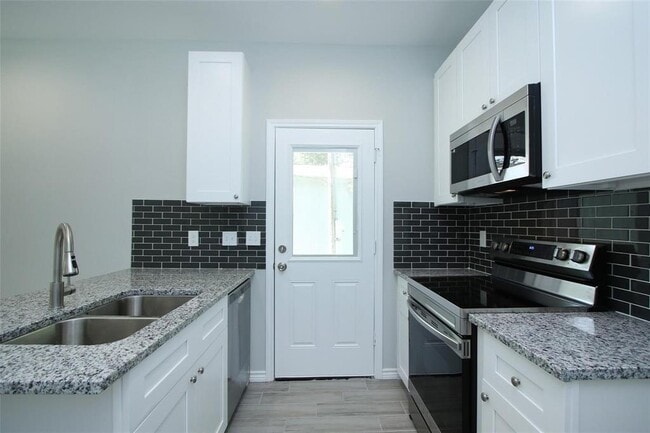 Building Photo - 923 Timberglen Ct